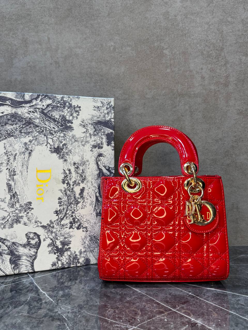 Christian Dior lady