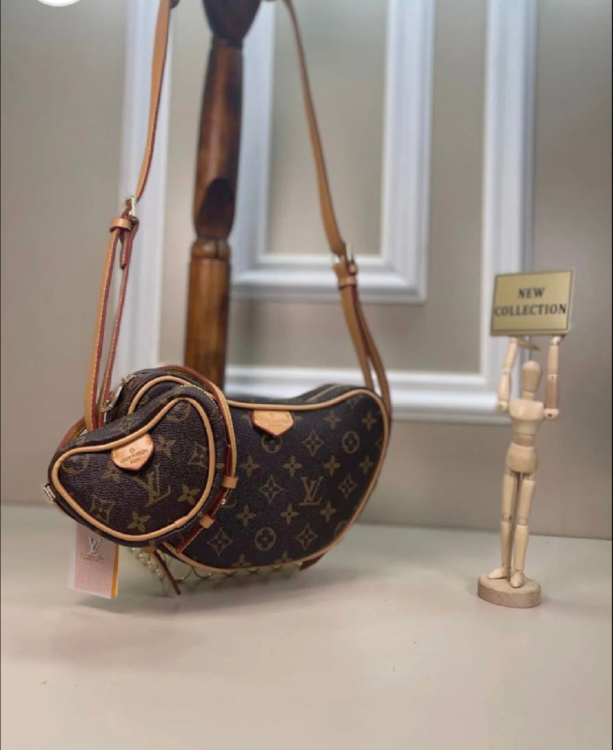 Louis Vuitton croissant monogram