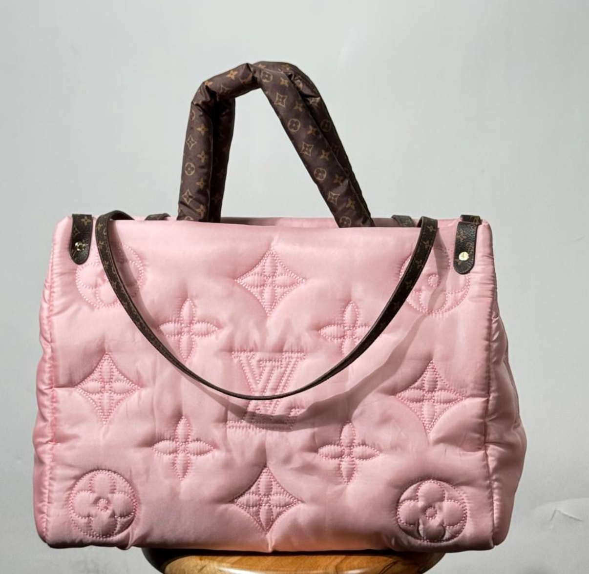 Louis Vuitton puffy #82