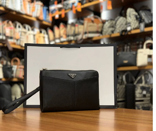 Prada φάκελος