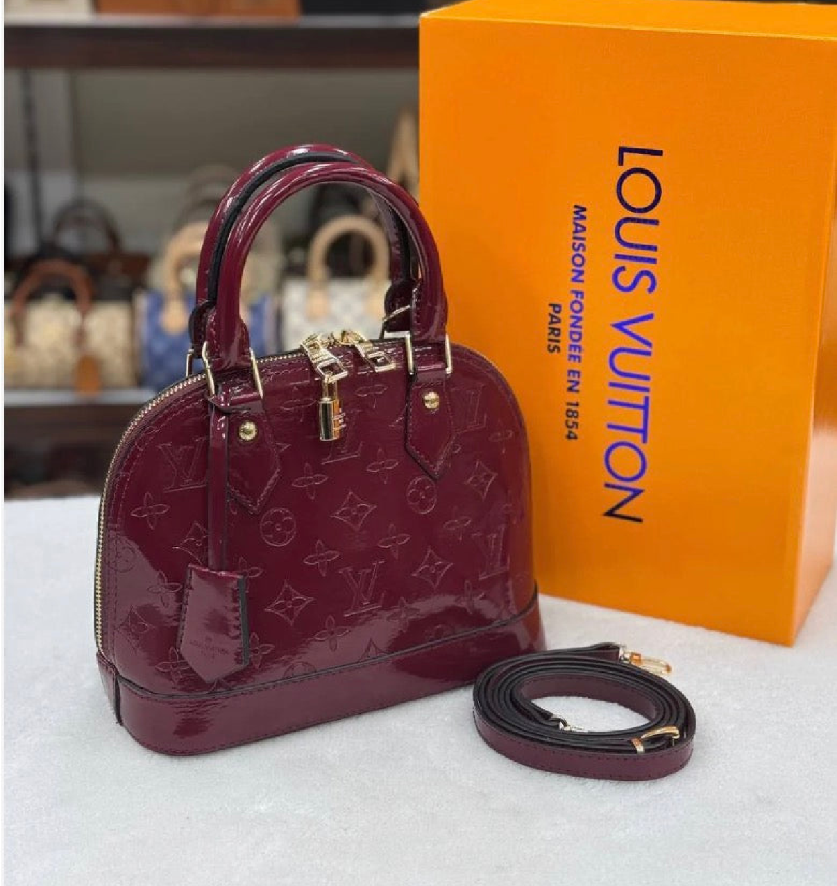 Louis Vuitton alma #177
