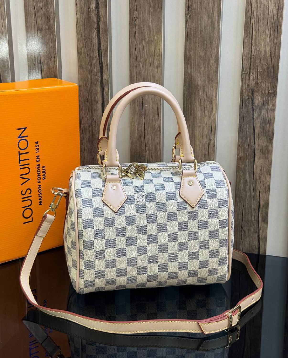 Louis Vuitton speedy 20