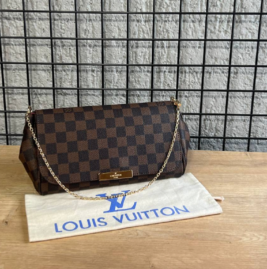 Louis Vuitton clutch Damier