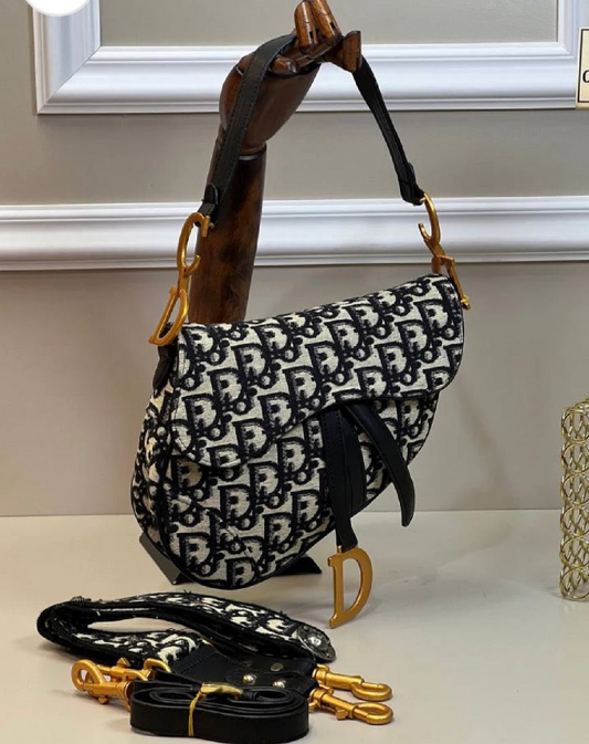 Christian Dior seddle